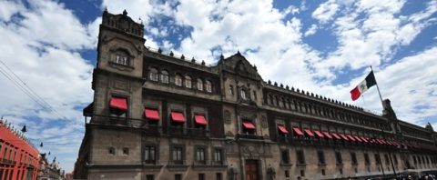 El turismo extranjero bate récords en México en 2015